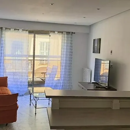 La Belle, Centre 1 Bed, 2 Terrace, Quiet 公寓